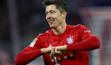 Robert Lewandowski ist der einzige aktive Profi in den Top Fünf. 