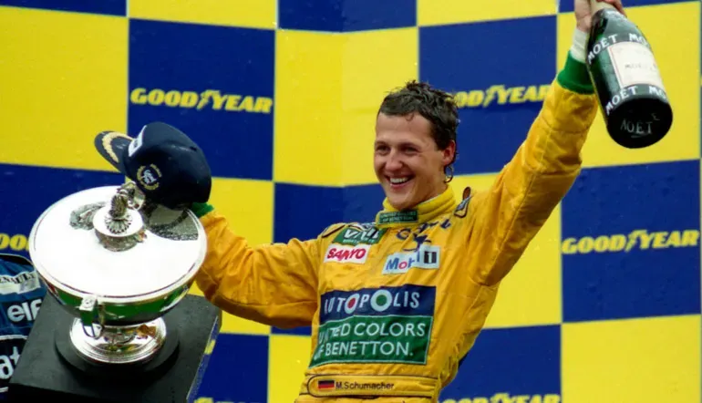 Michael Schuhmacher jubelt